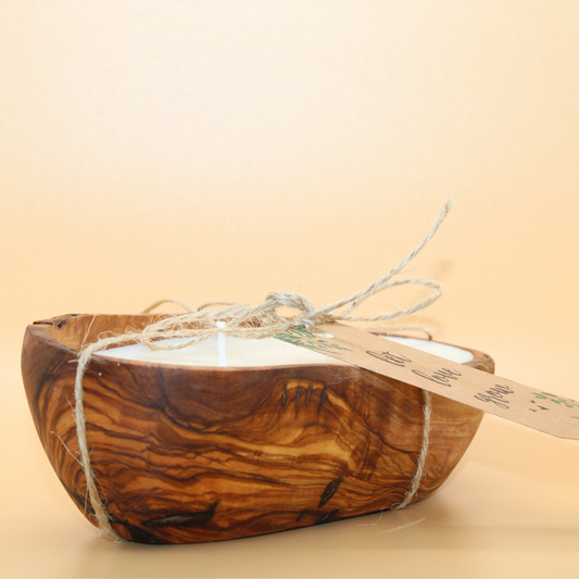 Sojawachskerze in Olivenholzschale "Tapa" 12-13 cm Vanille
